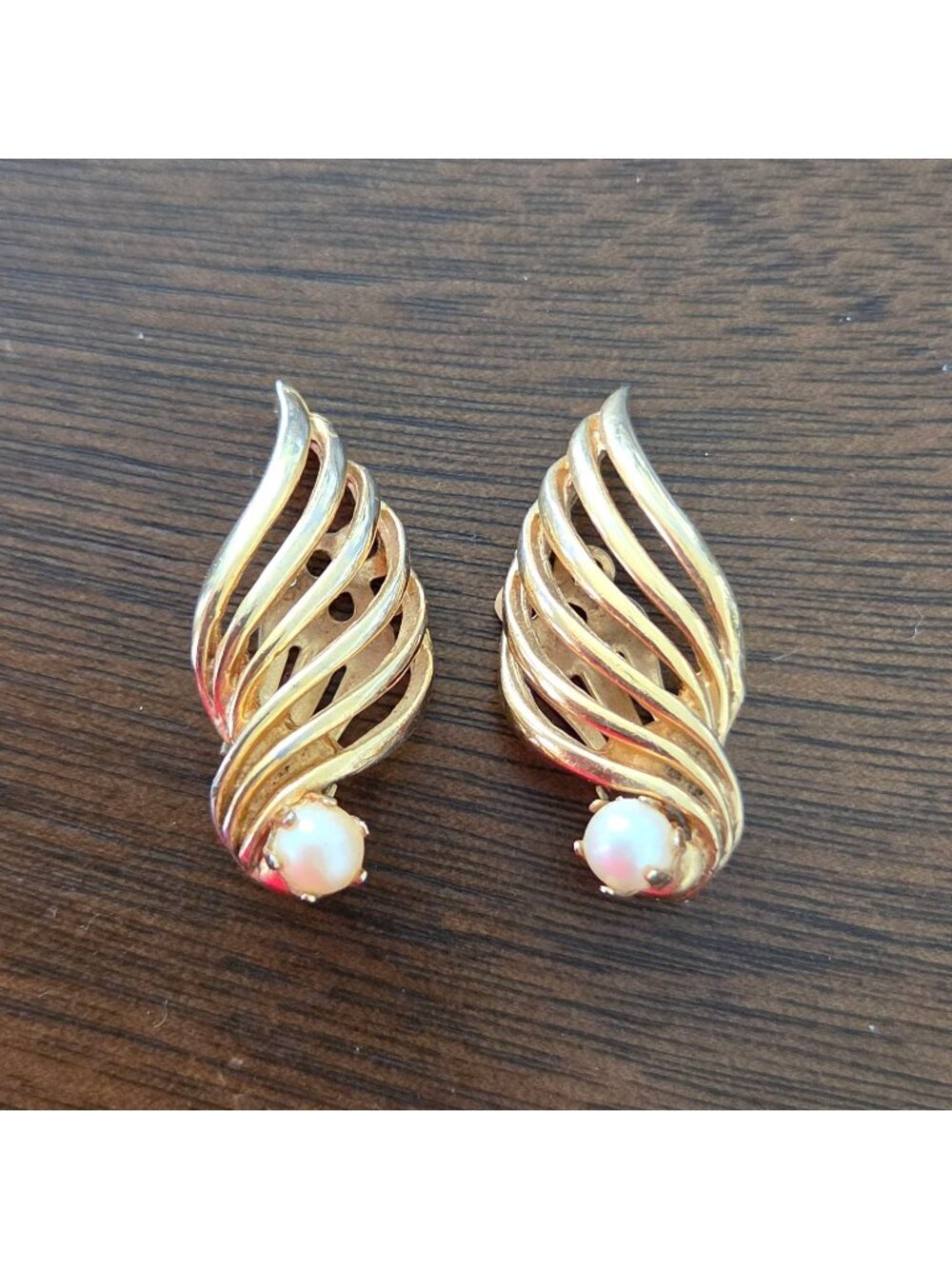 Vintage Gold Tone Faux Pearl Clip On Fan Earrings